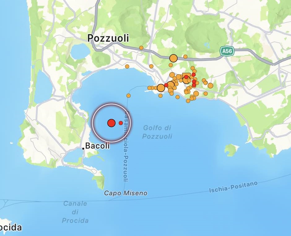 terremoto oggi pozzuoli napoli campi flegrei