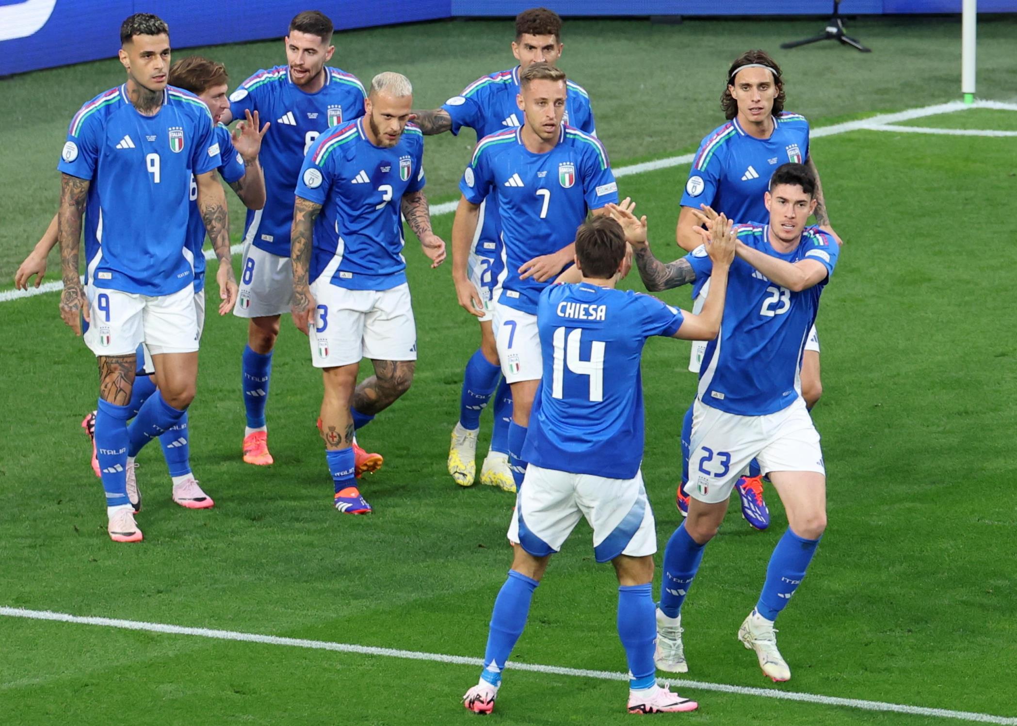 errore bandiera maglia italia euro 2024