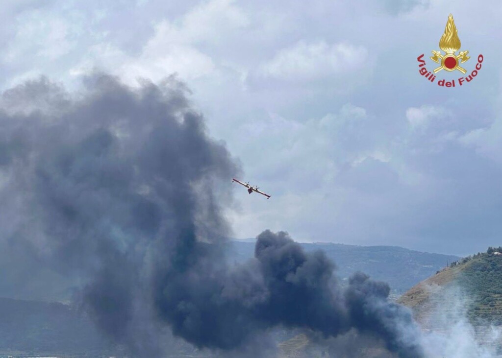 incendio discarica Mazzarrà S. Andrea
