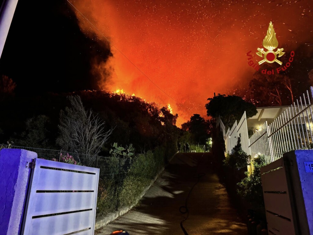 incendio messina zona nord
