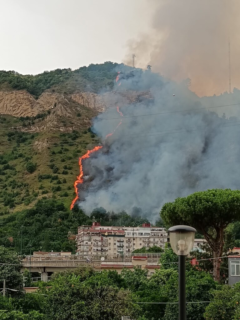 incendio napoli
