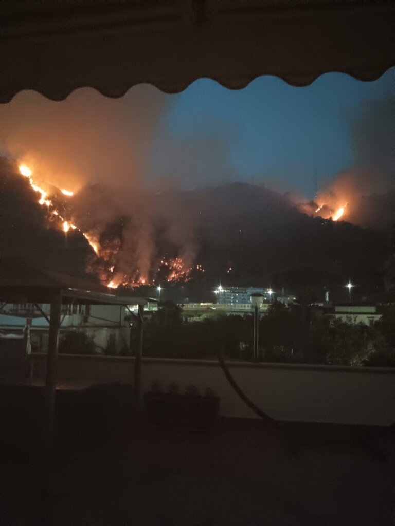 incendio napoli