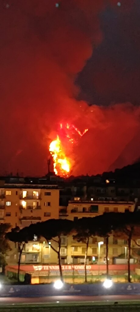 incendio napoli