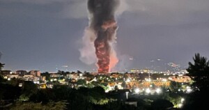 incendio roma notte