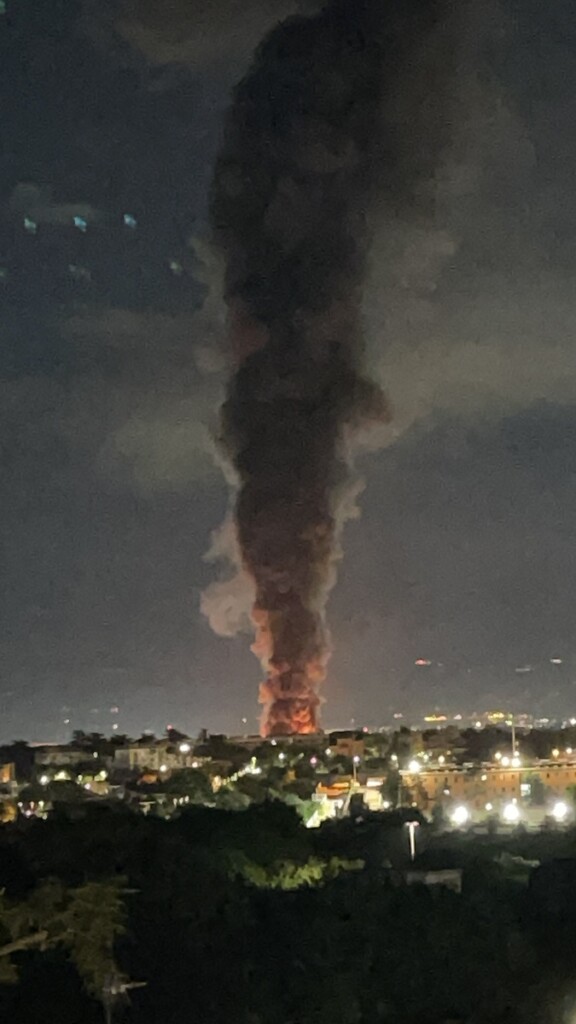 incendio roma notte