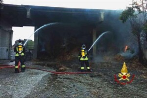 incendio rotoballe autocombustione