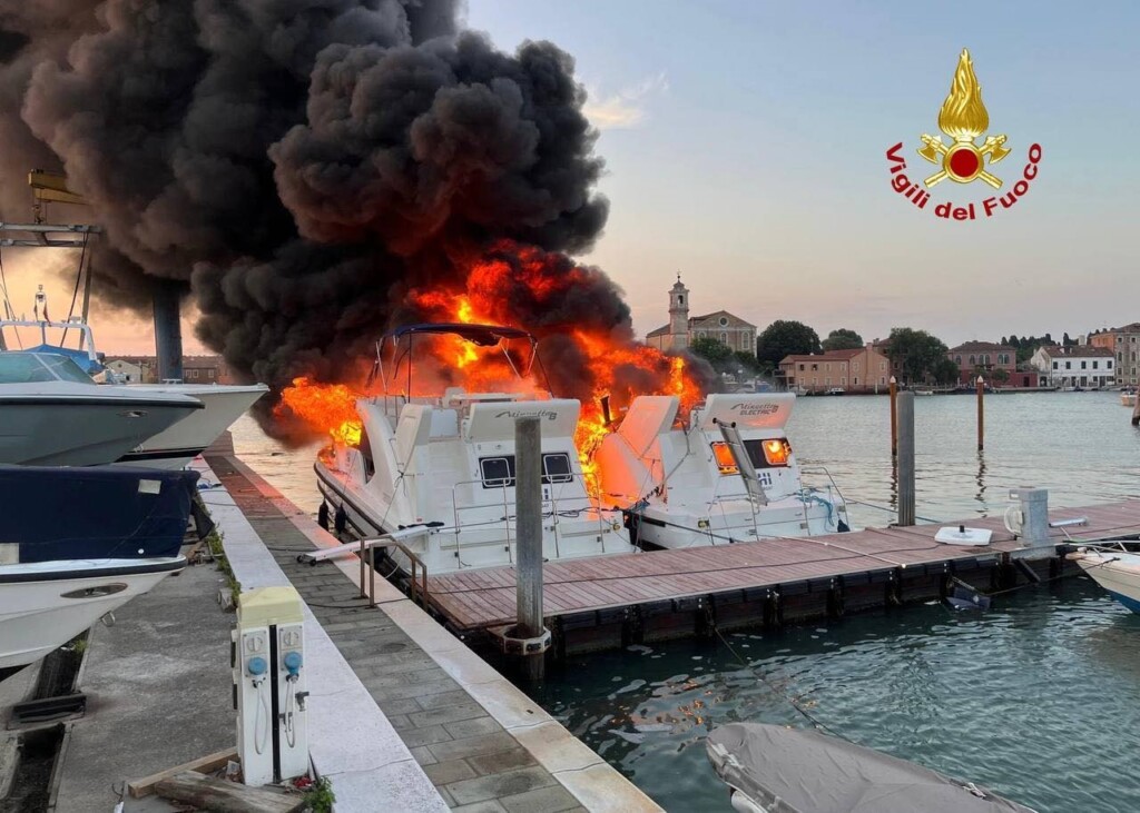 incendio venezia murano