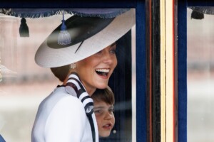kate oggi foto pubblico parata