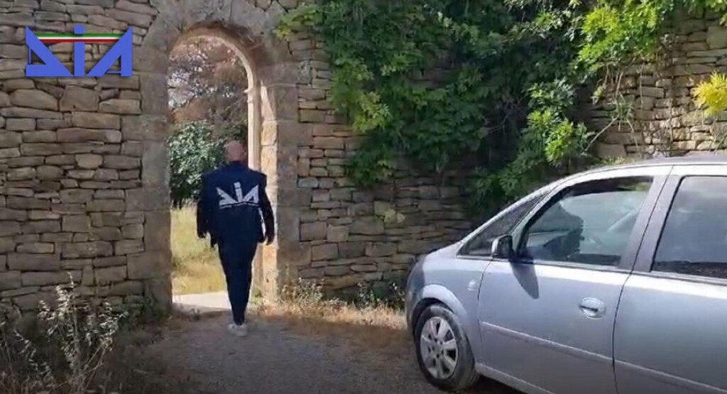 trapani sequestro beni archeologici