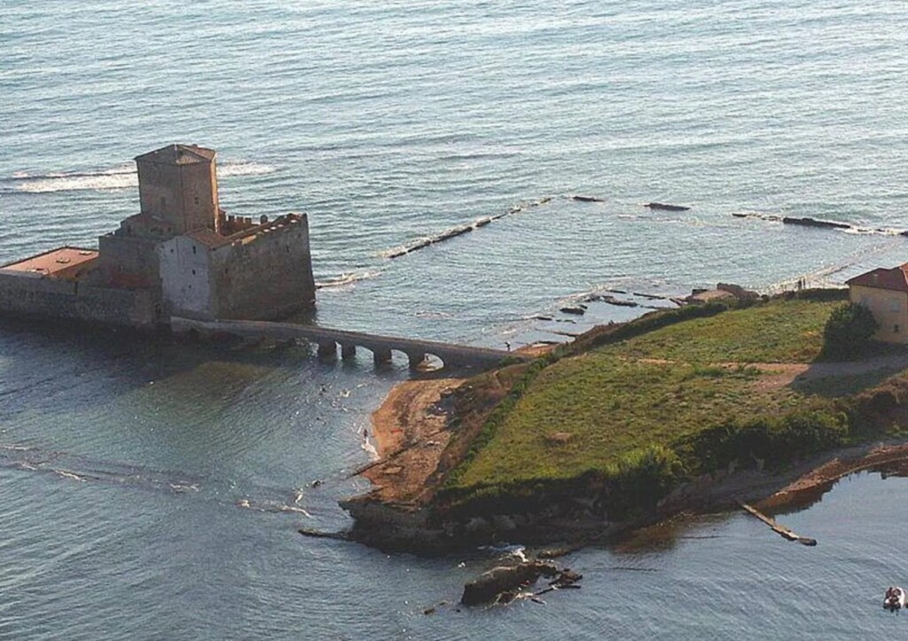 spiaggia torre astura