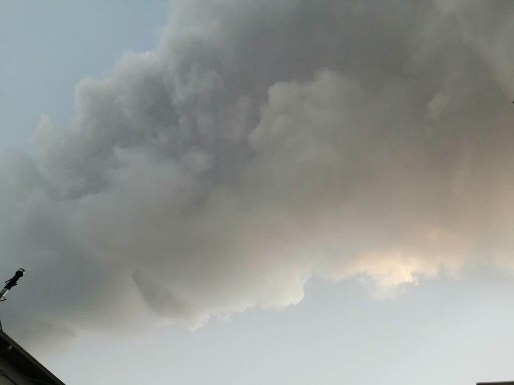 eruzione etna oggi