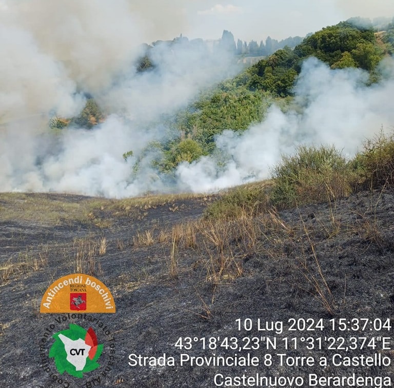 incendio castelnuovo toscana