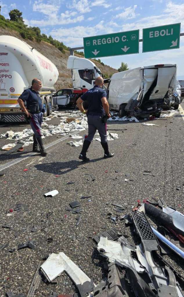 incidente a2 salerno reggio calabria