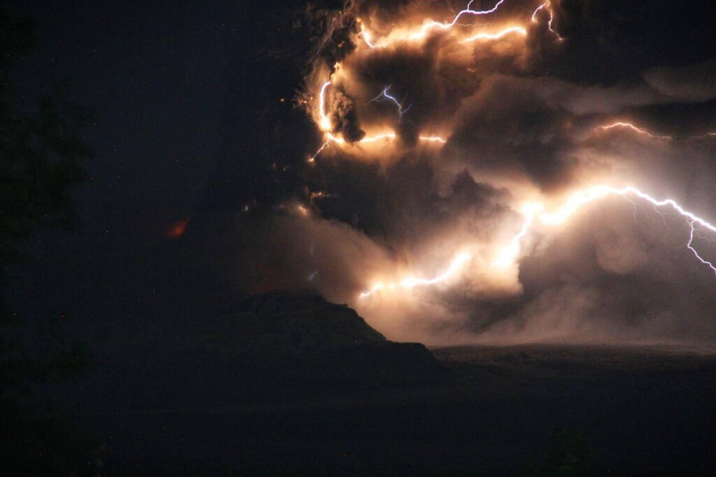 eruzione vulcano Shiveluch