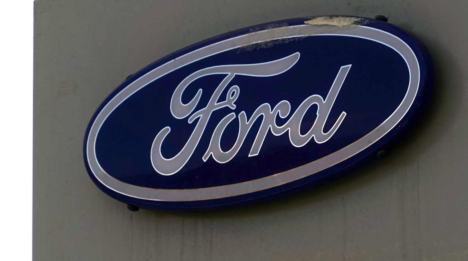 Auto, Ford taglia 4mila posti di lavoro in Europa: pesa debole domanda elettrico