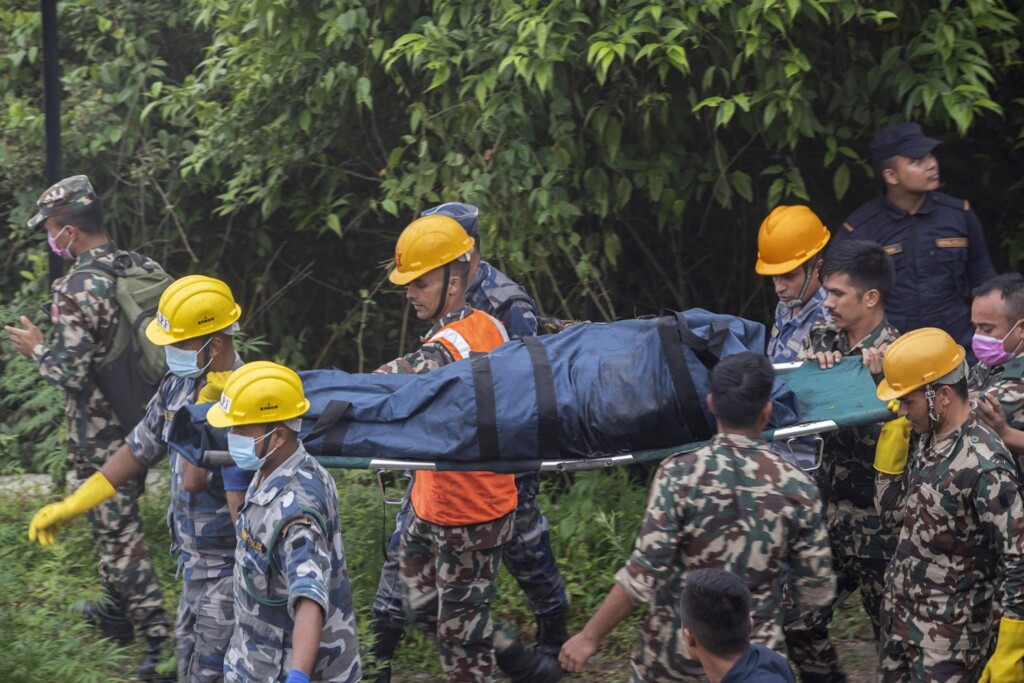 incidente elicottero nepal