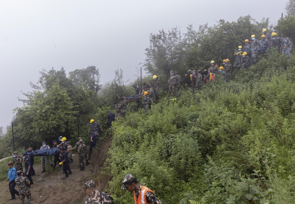 incidente elicottero nepal