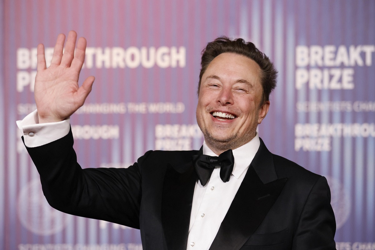 Elon Musk scommette sull’Italia: internet satellitare, gigafactory e sfide aerospaziali nel piano del visionario americano