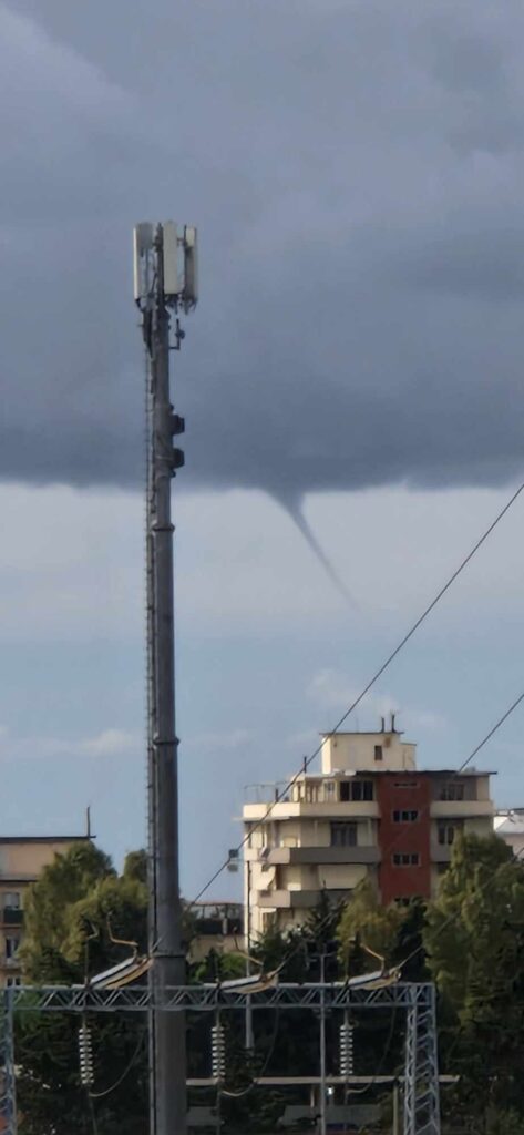 funnel cloud toscana
