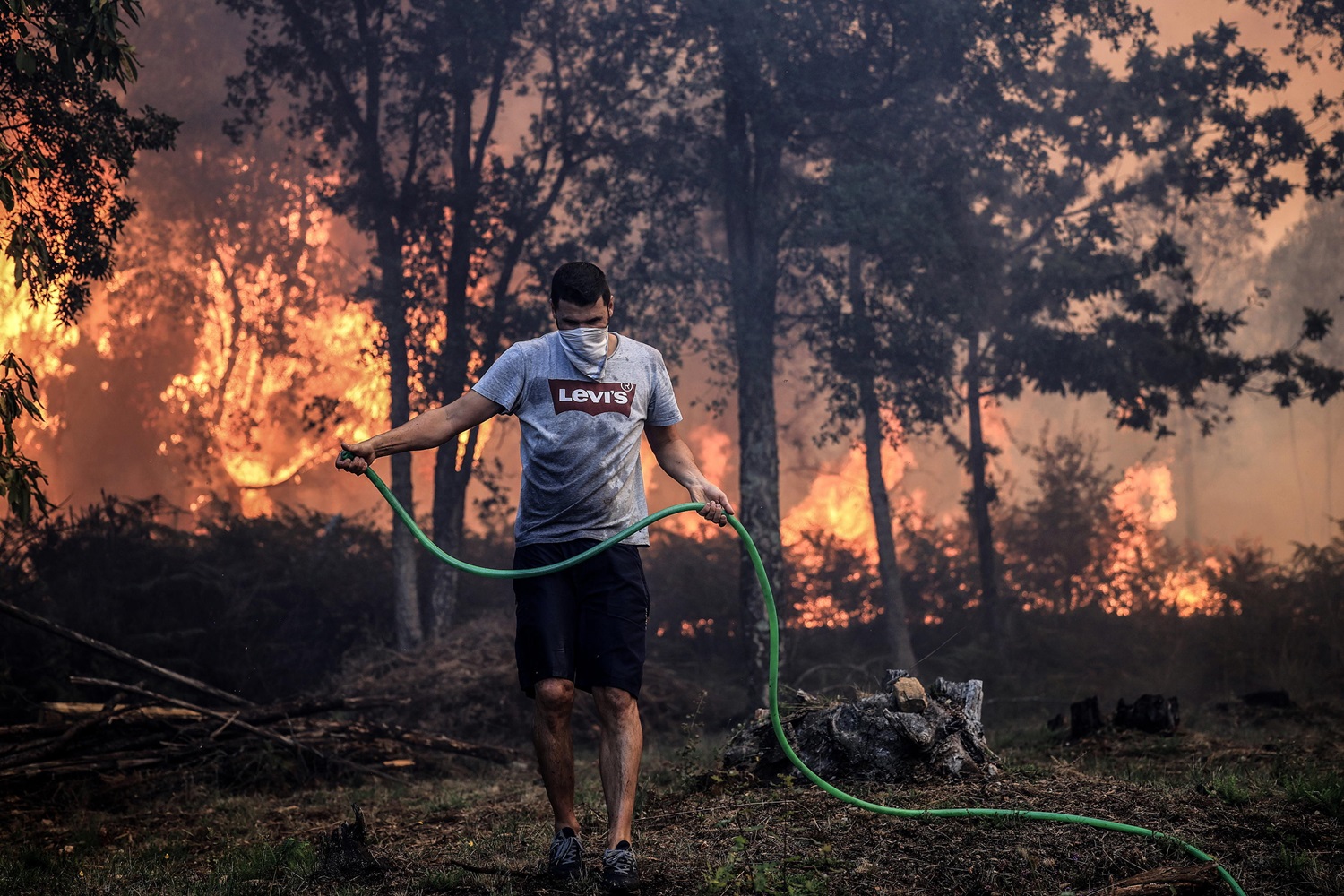 Incendi Portogallo, emergenza finita: bilancio di 5 morti e 100 feriti