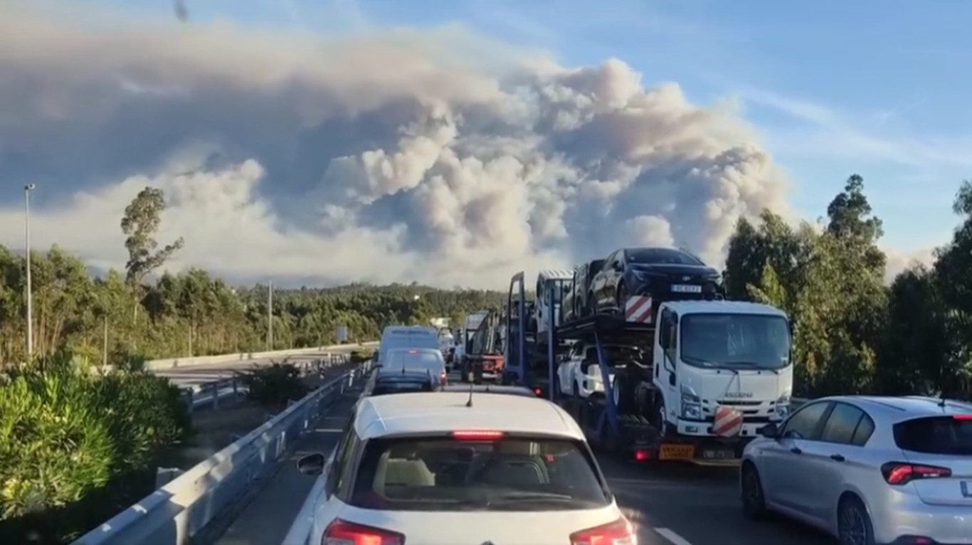 Incendi divampano in Portogallo, evacuazioni ad Aveiro