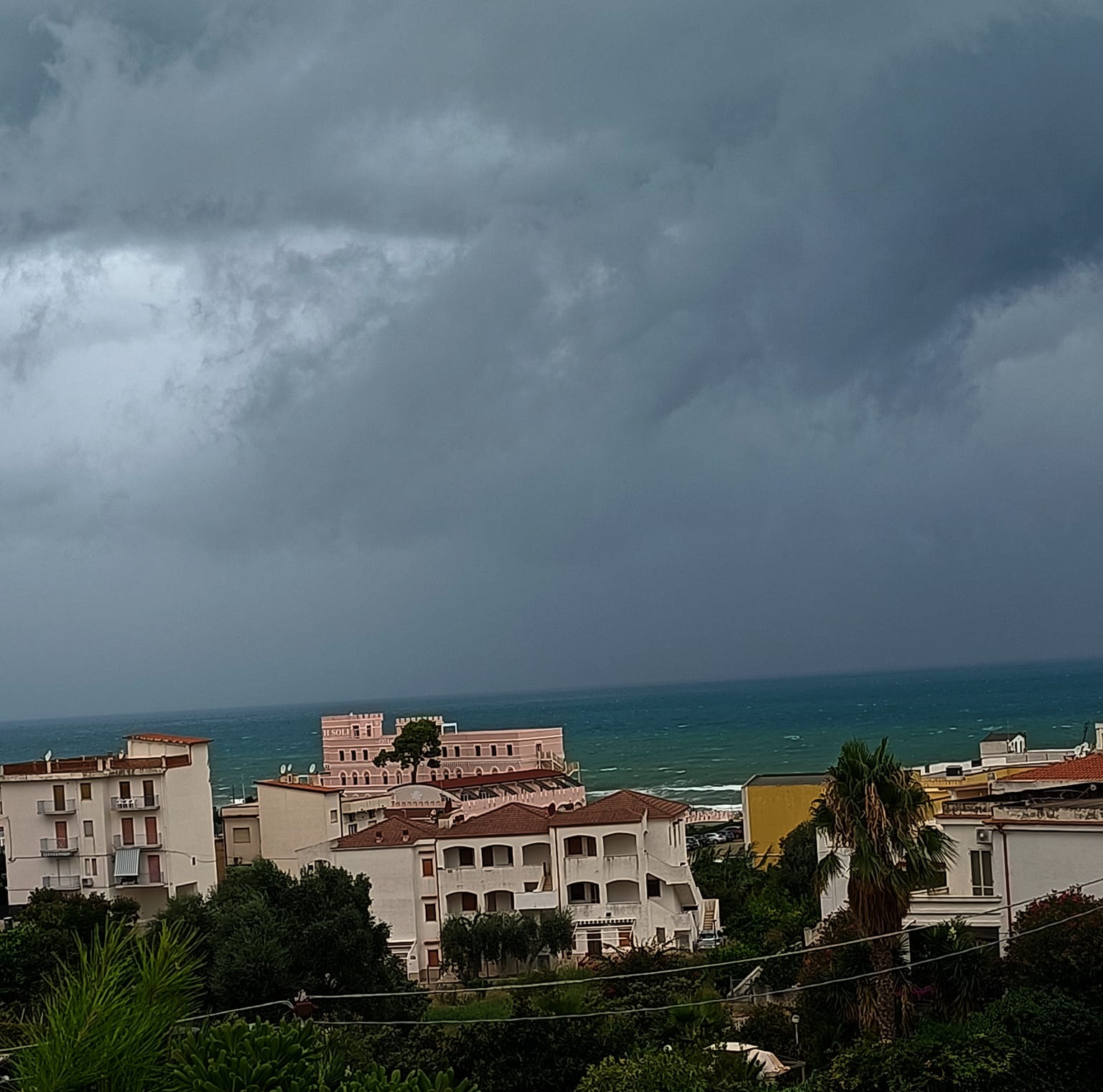Maltempo Puglia, nubifragi e allagamenti nel Gargano: 89mm a San Menaio