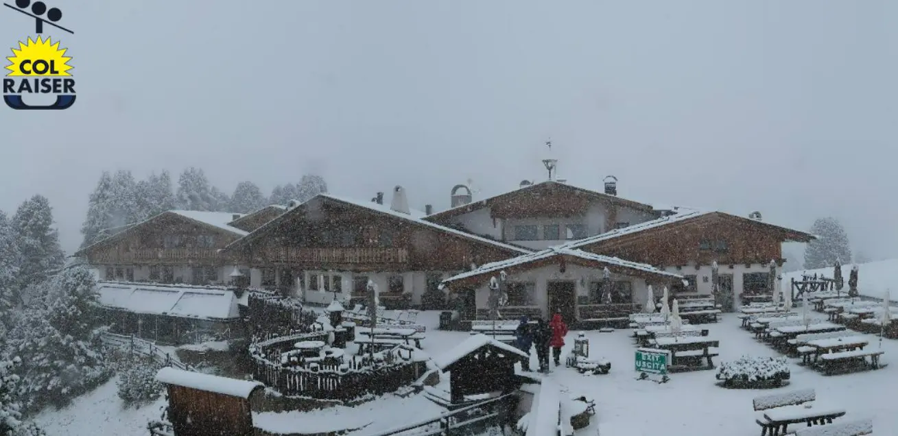 Maltempo, l’irruzione fredda porta la neve sulle Alpi: scenari invernali il 12 settembre | FOTO e VIDEO
