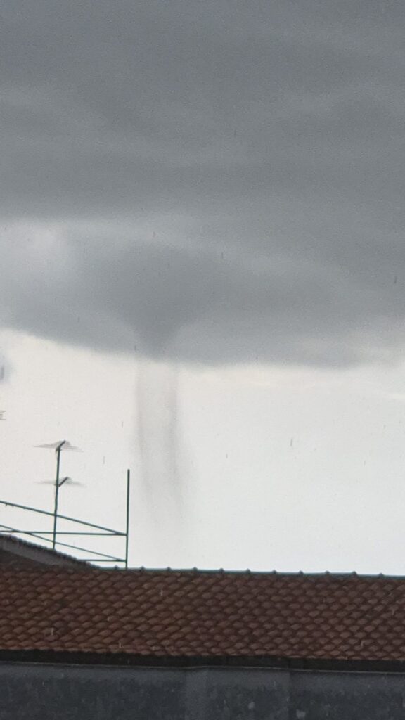 tornado teverola campania
