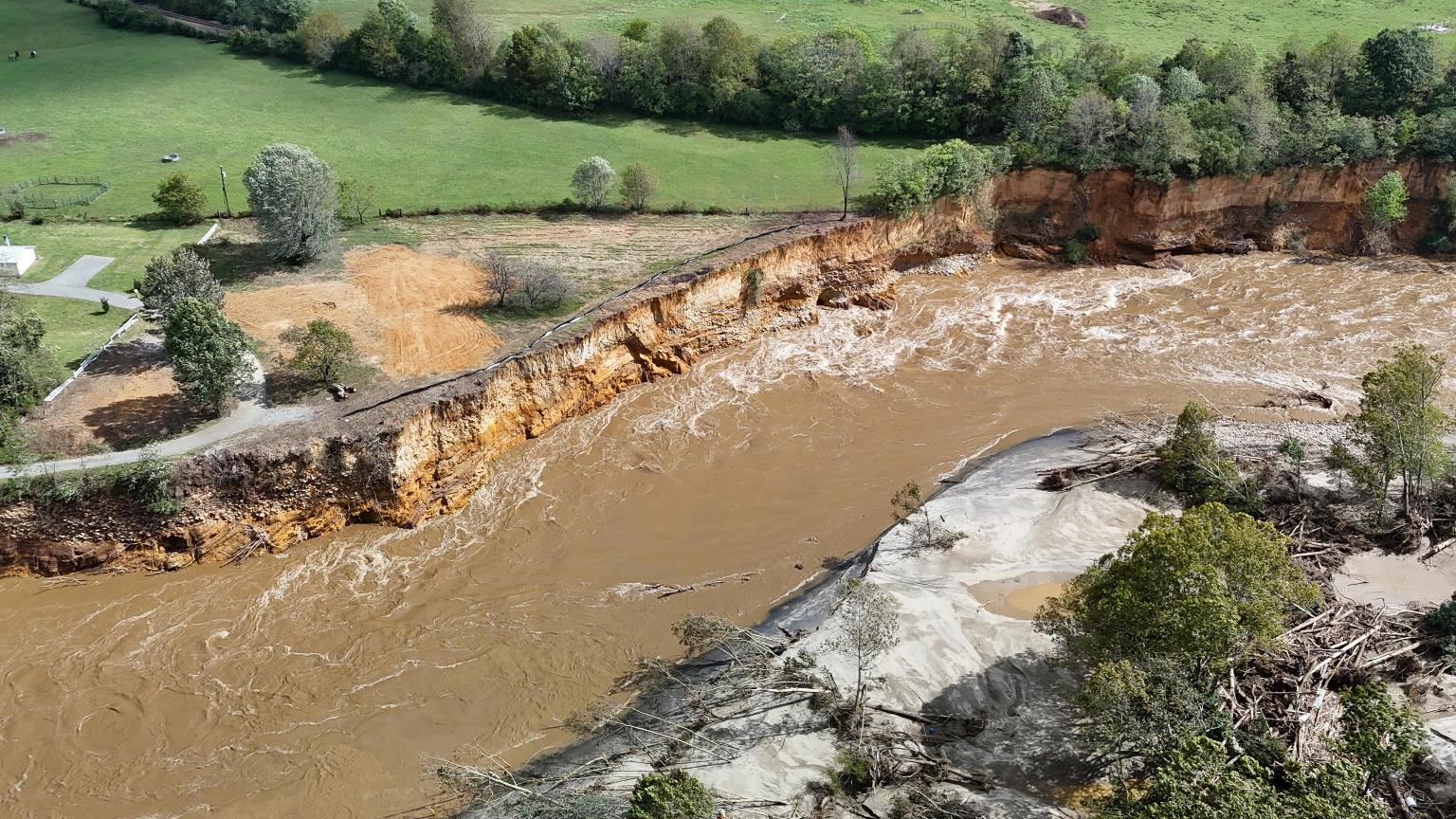 Uragano Helene: bilancio tragico di 120 morti in sei stati, situazione critica in North Carolina