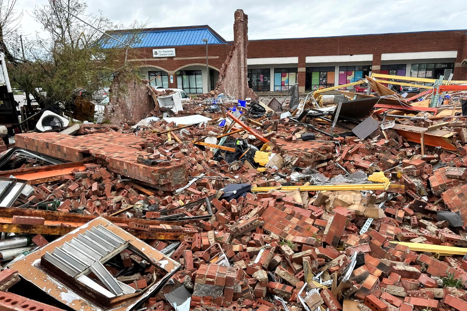 Uragano Helene, Biden: “almeno 10 Stati devastati da catastrofe storica”