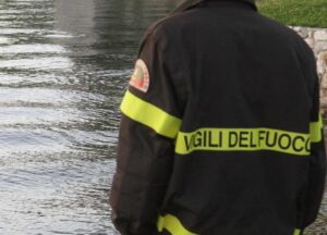 vigili del fuoco lago sommozzatori
