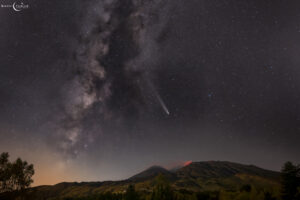 Gianni Tumino via lattea cometa etna