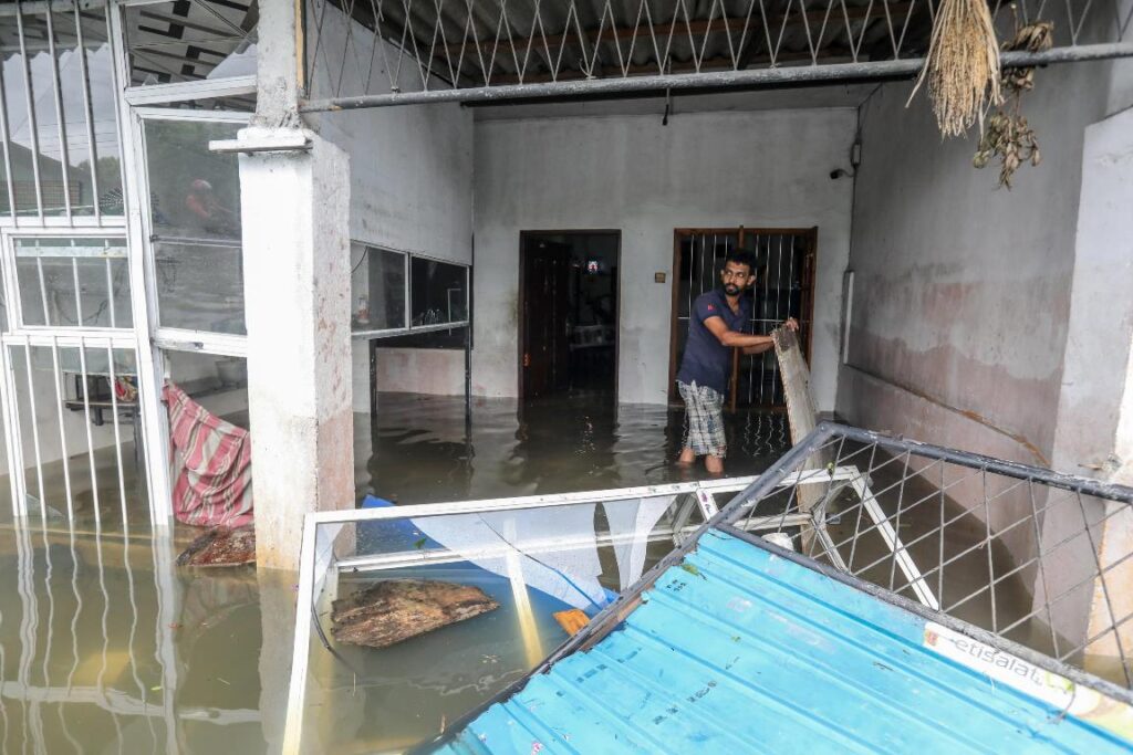 inondazioni maltempo sri lanka