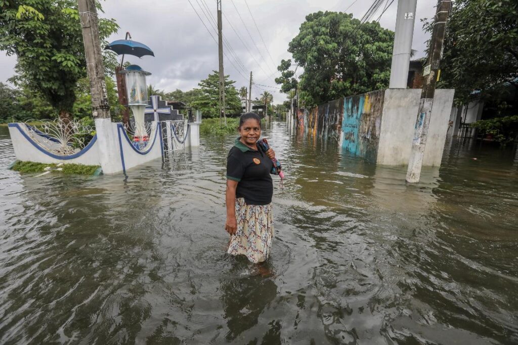 inondazioni maltempo sri lanka