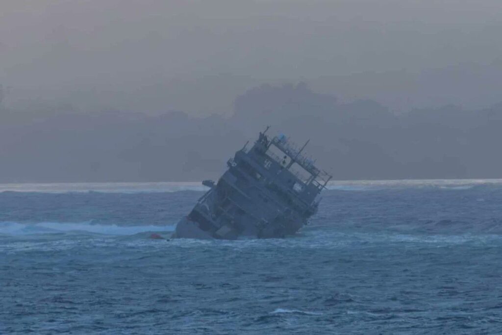 nave affondata samoa nuova zelanda