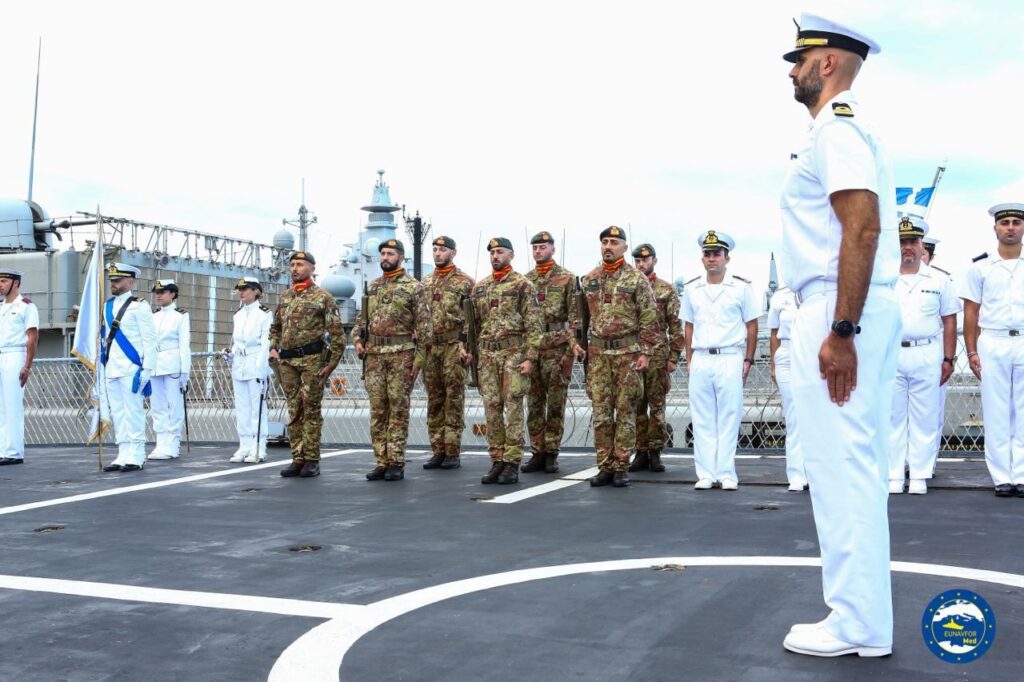 passaggio di consegne tra i Comandanti tattici dell'operazione EU Naval Force Mediterranean Irini