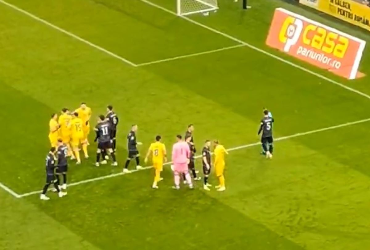 Nations League, Romania-Kosovo interrotta: reazione durissima dei calciatori | VIDEO
