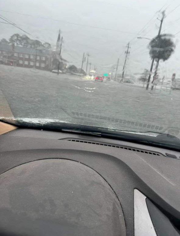 alluvione lampo georgia pioggia maltempo (1)