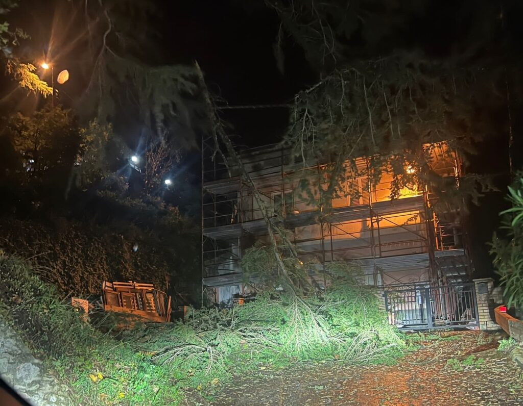 maltempo vento calabria cosenza