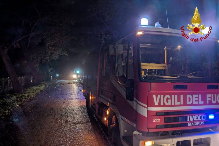 maltempo vigili del fuoco notte