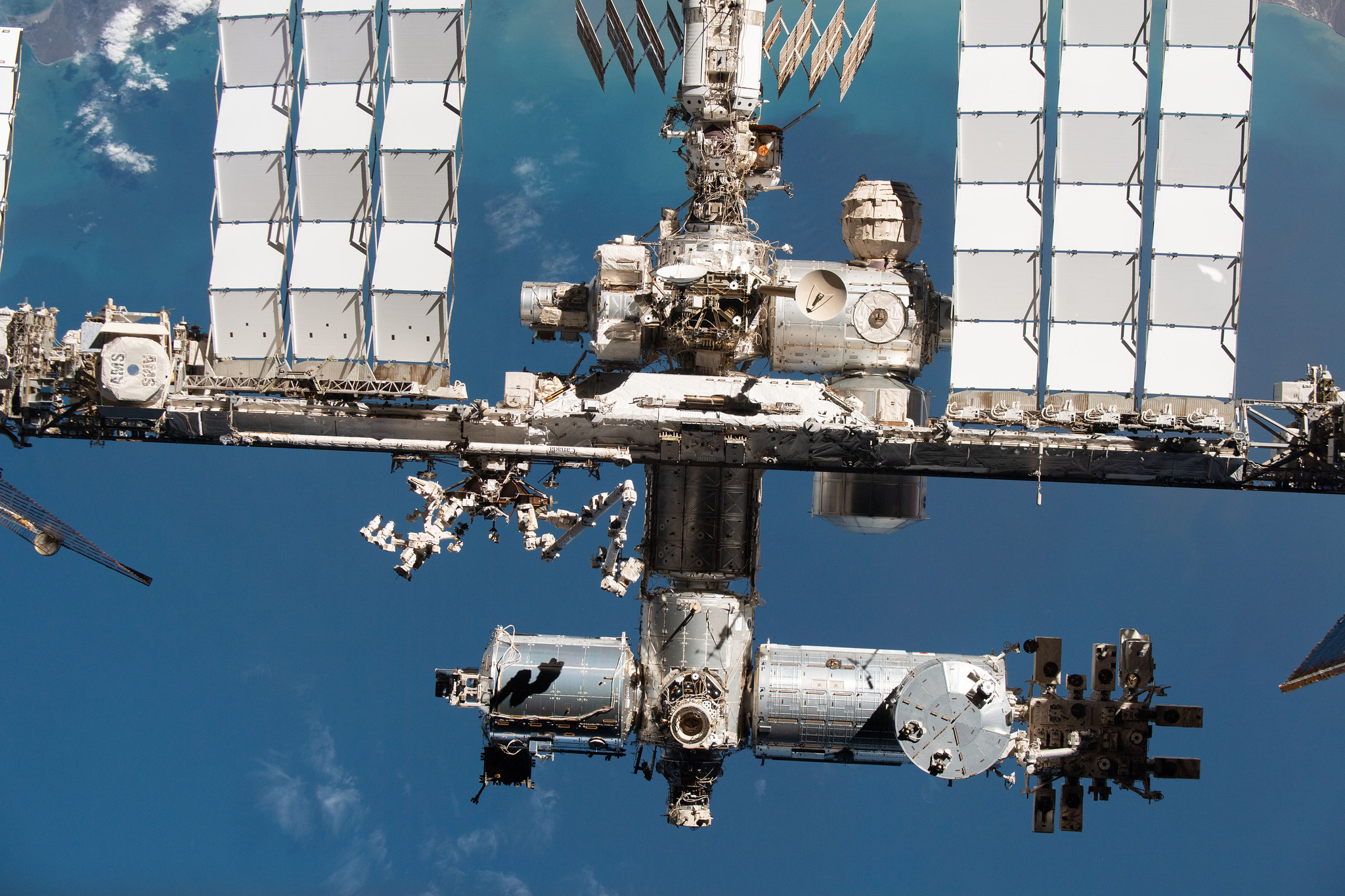 “Monitoraggio del cielo”: i cosmonauti russi si preparano ad una nuova passeggiata spaziale