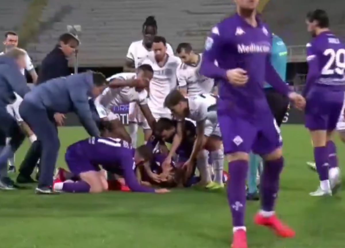 Malore Bove, il comunicato ufficiale della Fiorentina e dell’Ospedale: “è in sedazione farmacologica in terapia intensiva”