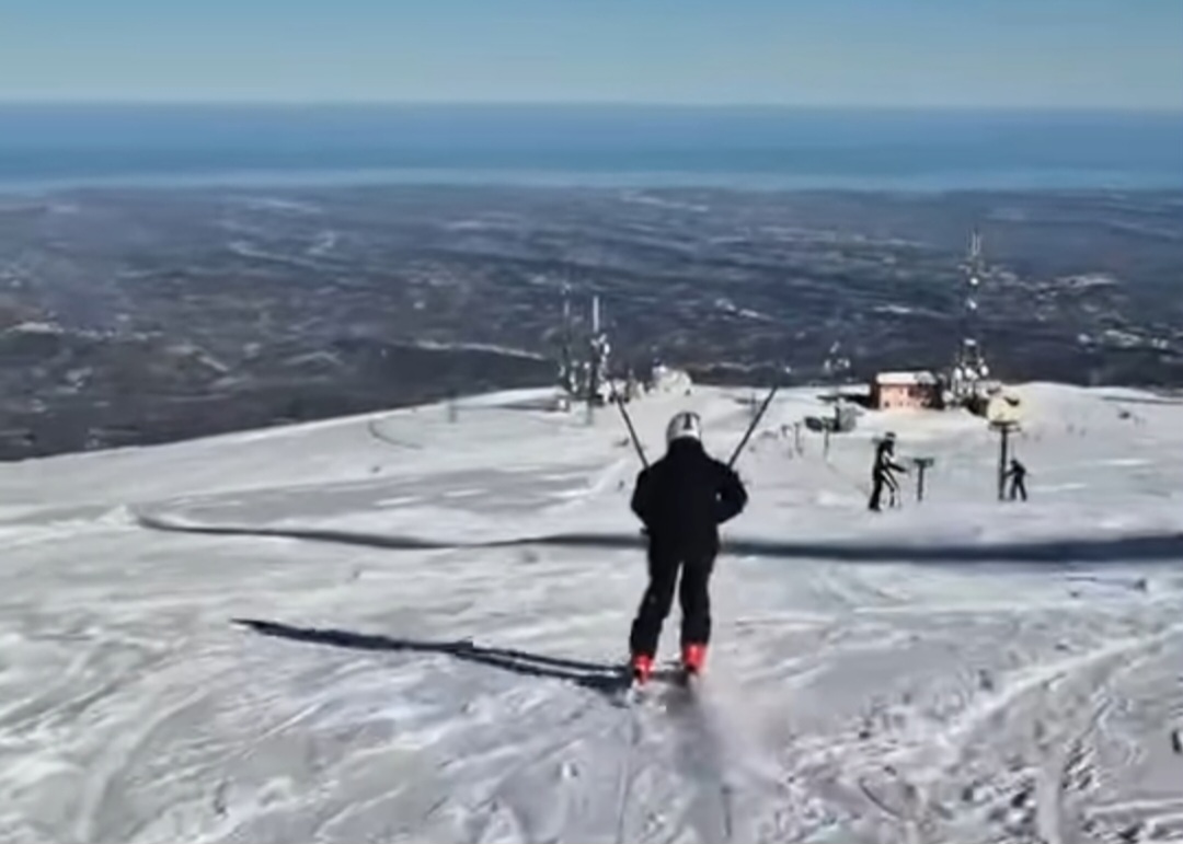 Sciare in Abruzzo con vista mare