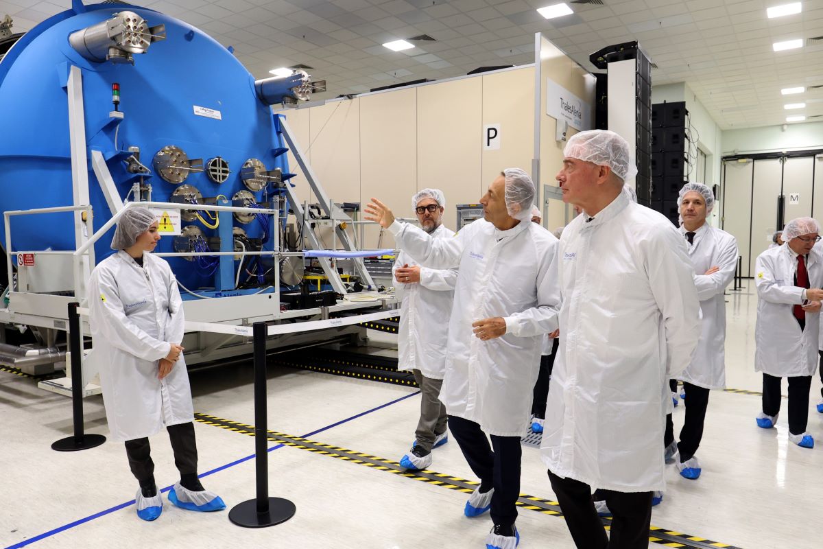 La visita del ministro Urso alla sede di Thales Alenia Space a Roma