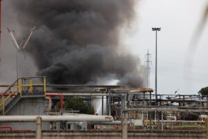 calenzano esplosione sito eni