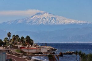 etna oggi foto neve