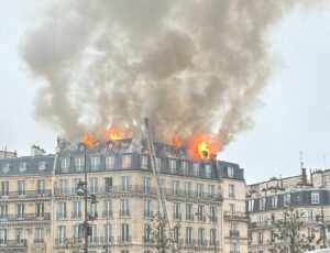 incendio parigi