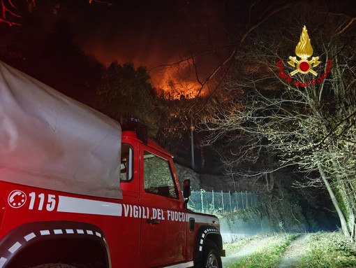 incendio varazze vigili del fuoco