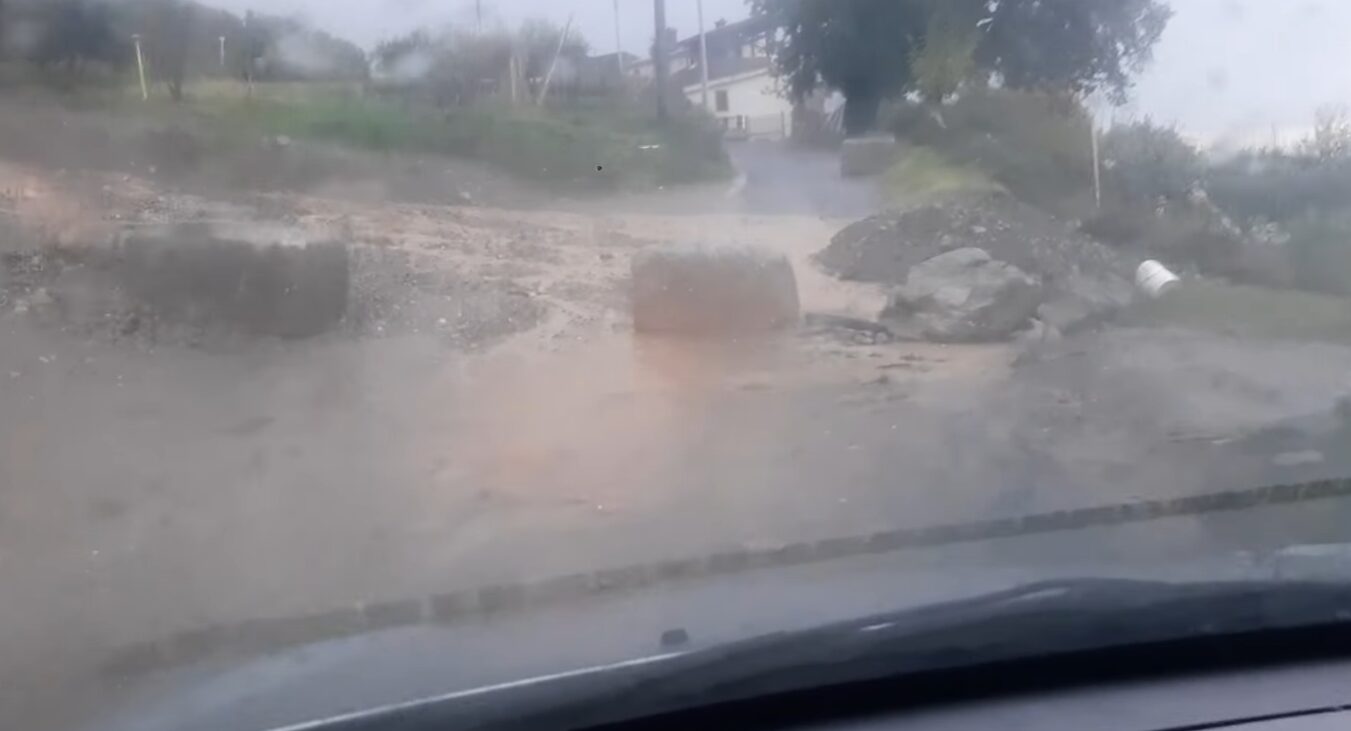 Maltempo Calabria, danni nell’Alto Tirreno Cosentino: torrente esondato a Paola | FOTO