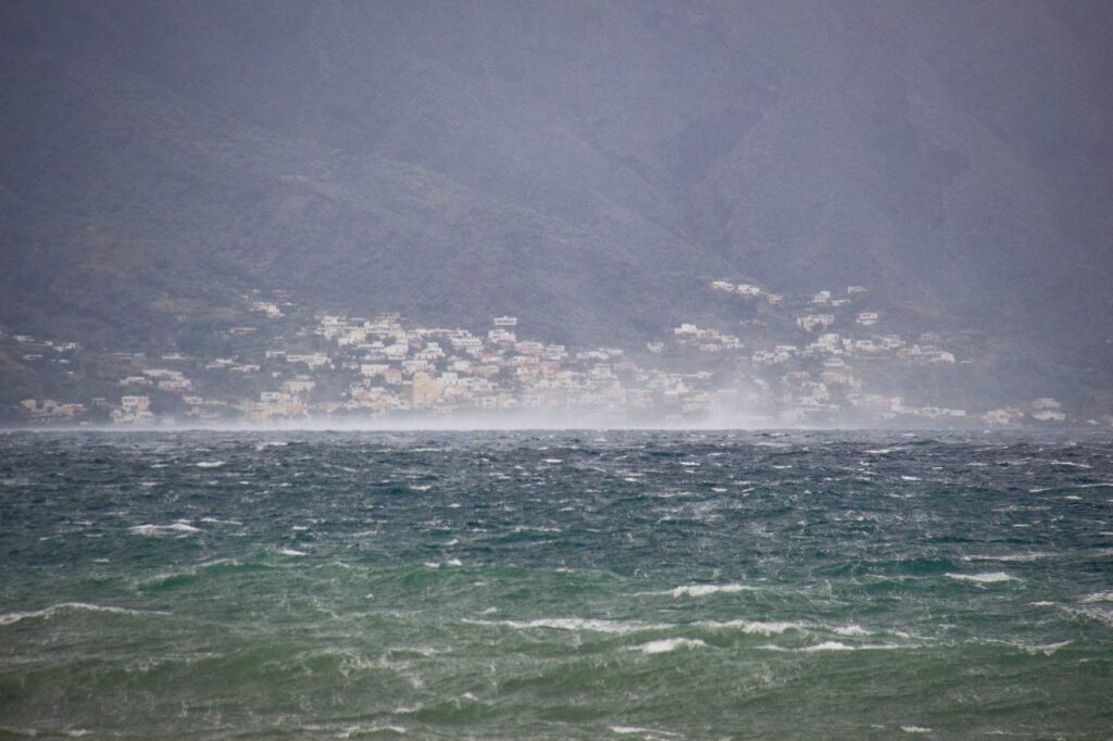 mareggiata lipari eolie